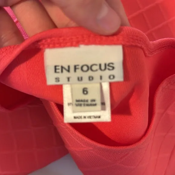 En Focus Studio Size Six Coral dress with Gold Buttons - Picture 3 of 3